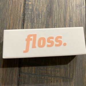 Floss The Concierge cheek and lip tint Sandles